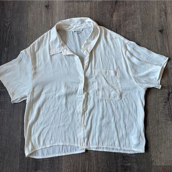 American Eagle Outfitters Tops - American Eagle Outfitters Cream Button-Up Shirt
